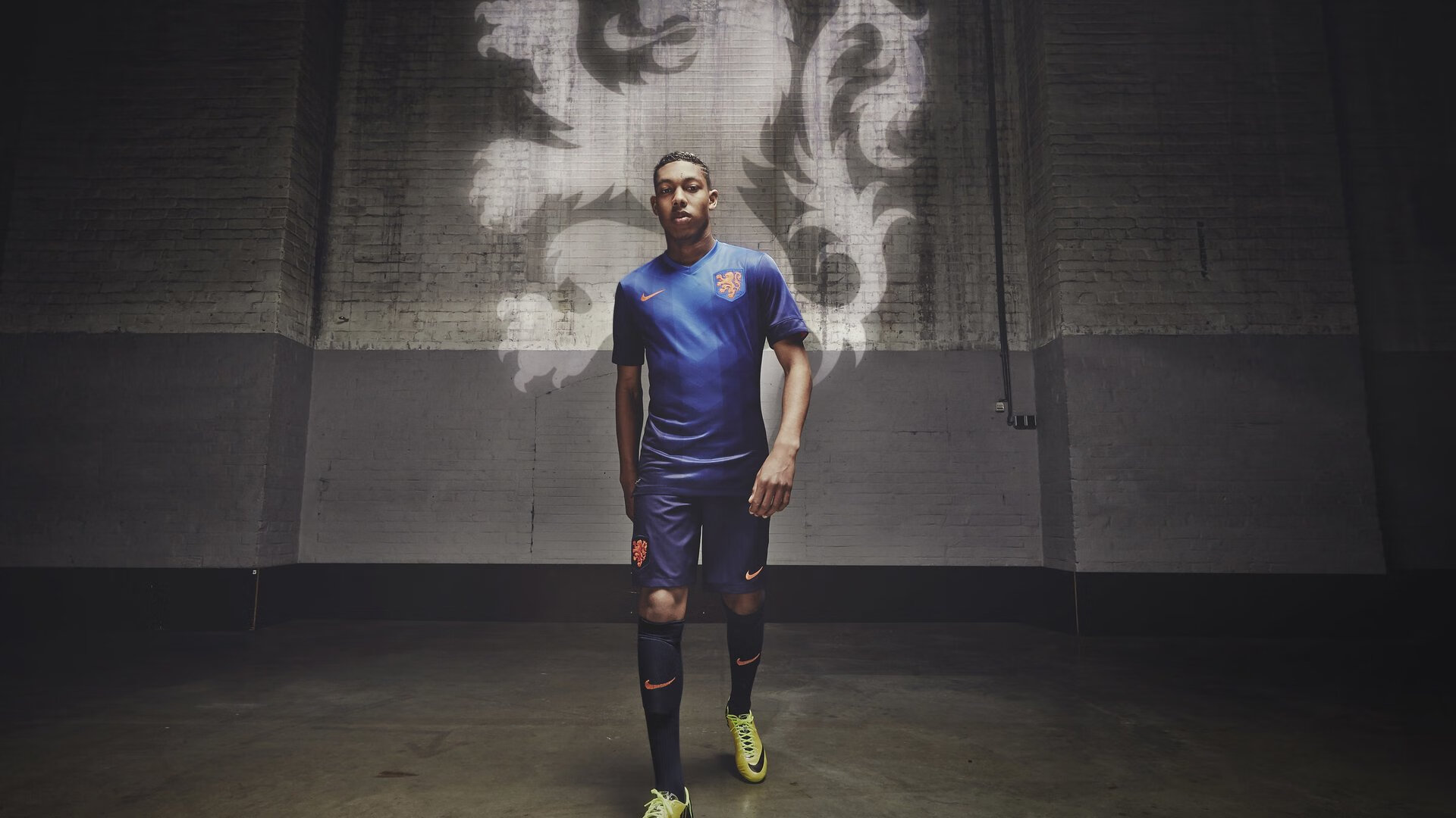 广东队内部气氛和谐打造积极竞争环境