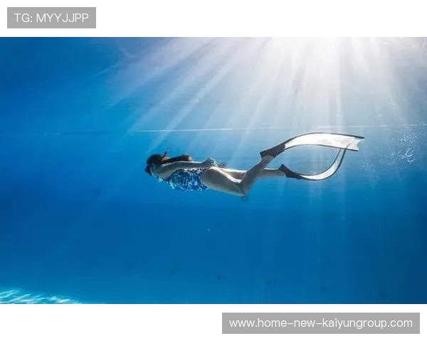 世界冠军跳水失误！空翻变肚子摔