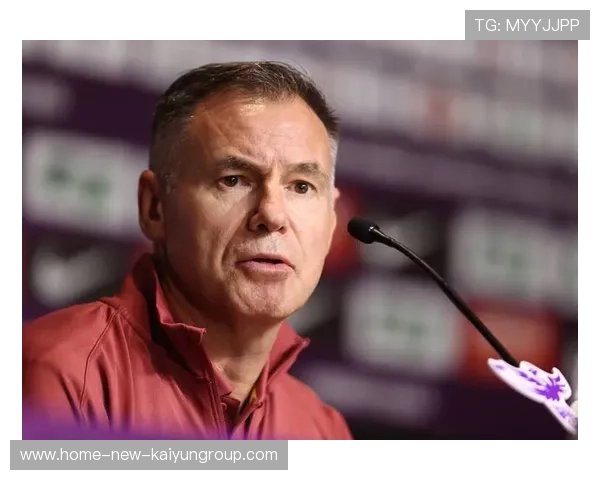 主帅表扬球员夜间额外训练，称其为“带头大哥”